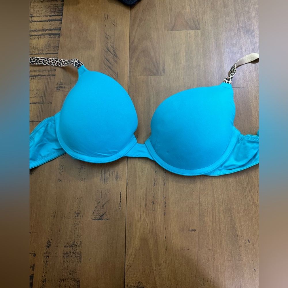 Victoria's Secret Turquoise Bra with Leopard Print Straps - Picture 1 of 3